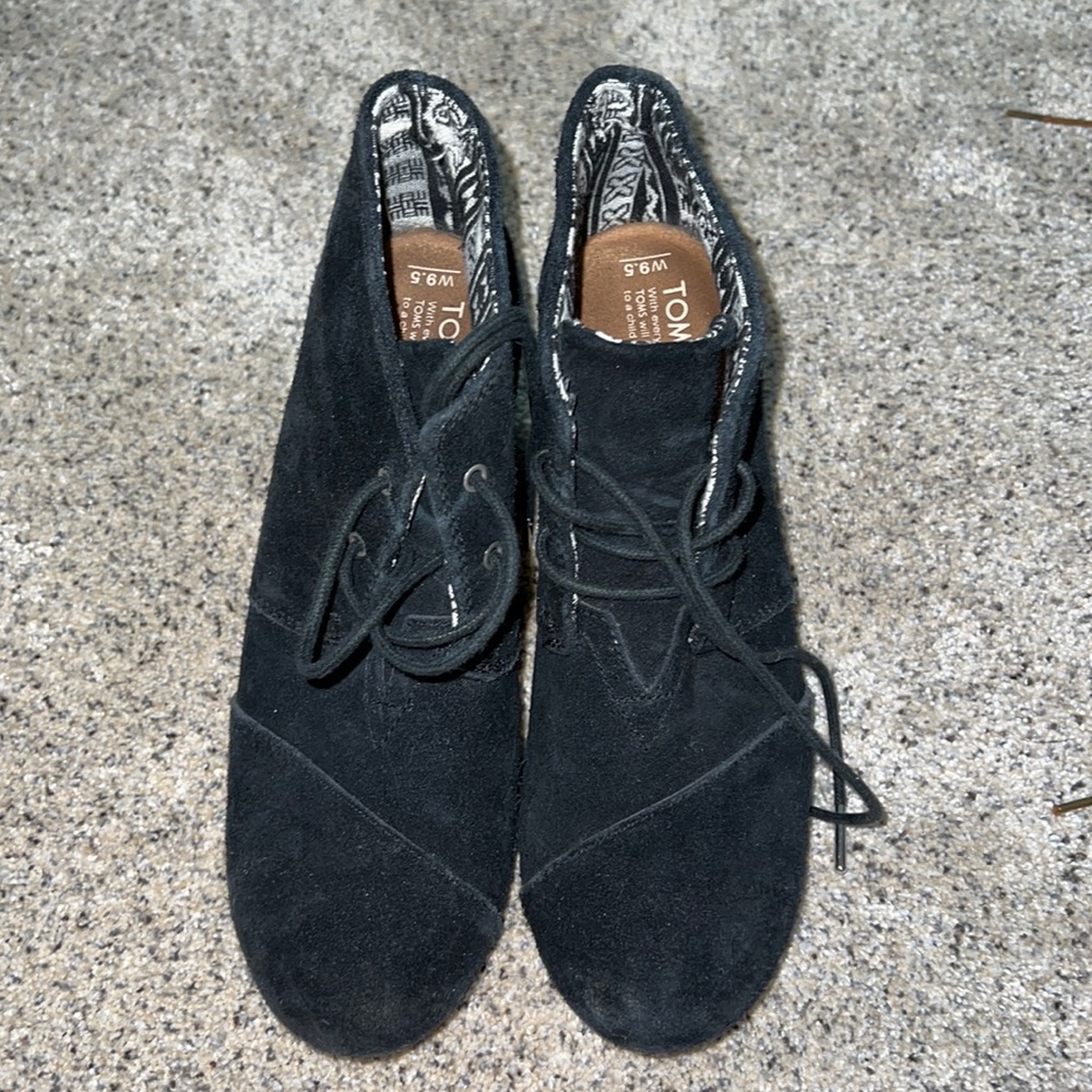 Toms black booties